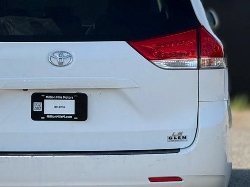 Used 2012 Toyota Sienna LE FWD image 14