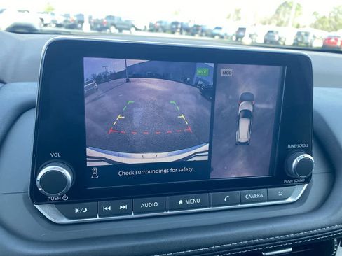 Used 2021 Nissan Rogue SV image 17