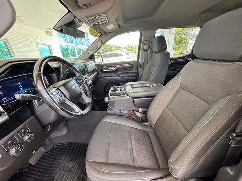 Used 2023 Chevrolet Silverado 1500 LT AWD/4WD image 12
