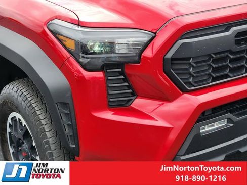 Used 2024 Toyota Tacoma TRD Off-Road AWD/4WD image 10
