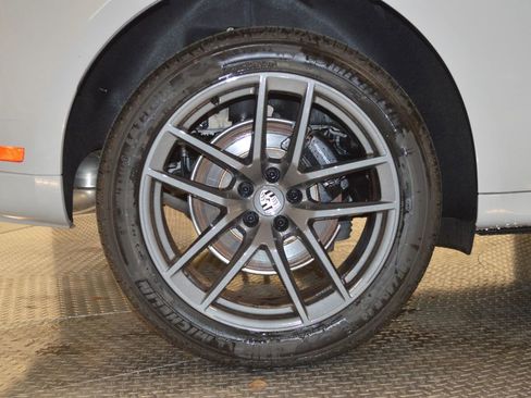 New 2026 Porsche Macan image 13