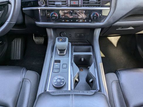 Certified 2024 Nissan Pathfinder SL w/ SL Premium Package image 20