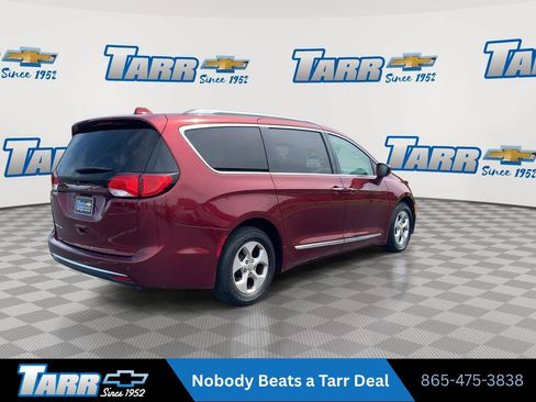 Used 2017 Chrysler Pacifica Touring-L Plus FWD image 8