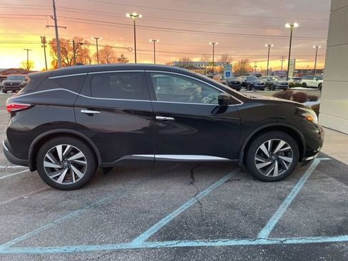 Used 2018 Nissan Murano Platinum image 2
