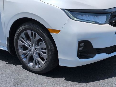 Used 2025 Honda Odyssey Touring image 9