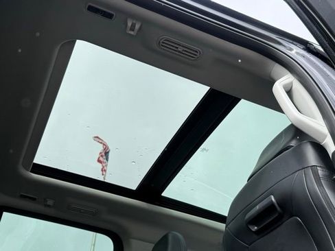 Used 2025 Ford Expedition Max Platinum image 6