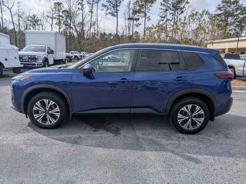 Used 2022 Nissan Rogue SV w/ SV Premium Package image 7