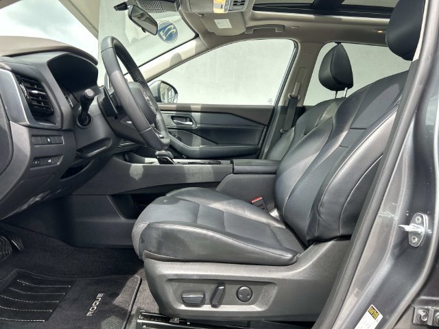 Used 2022 Nissan Rogue SV w/ SV Premium Package AWD/4WD image 15