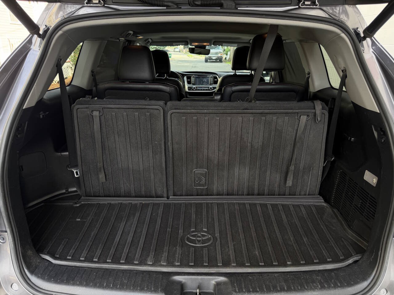 Used 2019 Toyota Highlander SE AWD/4WD image 36
