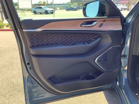 New 2026 Jeep Grand Cherokee Summit w/ Obsidian Package AWD/4WD image 9