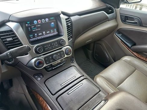 Used 2020 Chevrolet Suburban Premier image 41