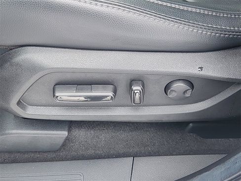 Used 2024 Honda Pilot Touring image 23