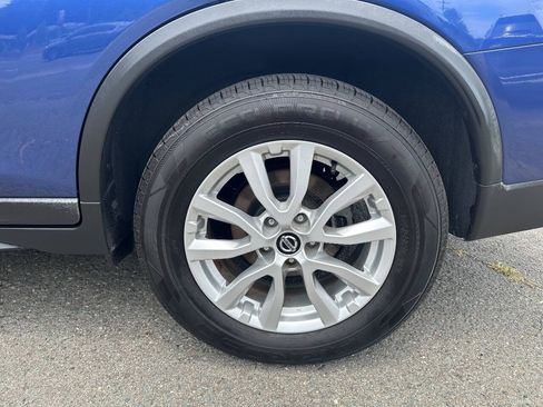 Used 2020 Nissan Rogue SV FWD image 14