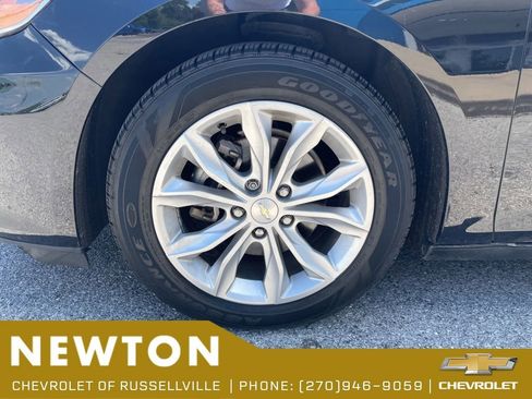 Used 2020 Chevrolet Malibu LT FWD image 38
