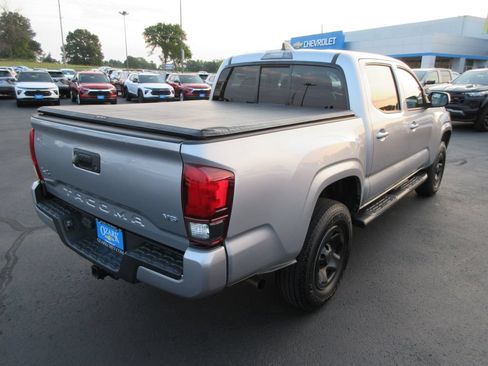 Used 2020 Toyota Tacoma SR AWD/4WD image 5