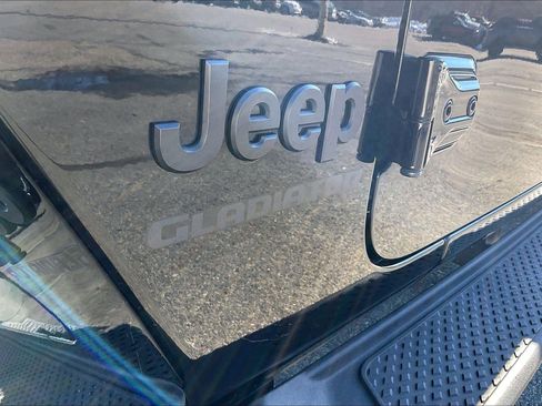 Certified 2022 Jeep Gladiator Sport image 28