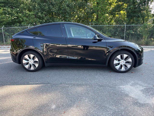 Used 2024 Tesla Model Y Long Range AWD/4WD image 12