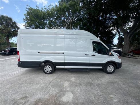 Used 2022 Ford E-Transit 148 High Roof Extended RWD image 6