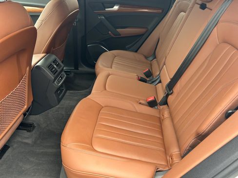 Used 2021 Audi Q5 Premium w/ Convenience Package image 21