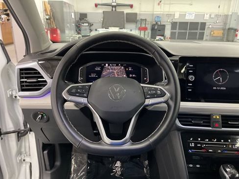 Used 2025 Volkswagen Taos SEL AWD/4WD image 14