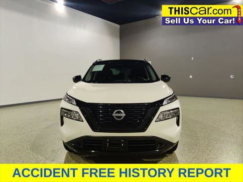 Used 2023 Nissan Rogue SV w/ SV Premium B Package FWD image 3