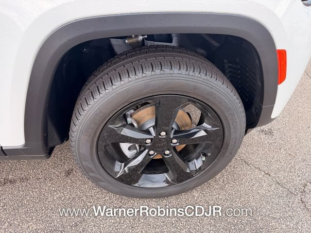 New 2026 Jeep Grand Cherokee Limited w/ Limited Altitude Package RWD image 18