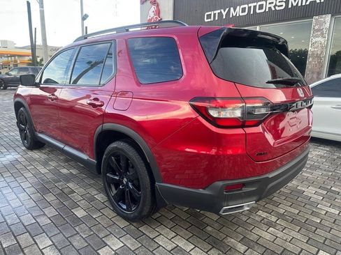 Used 2025 Honda Pilot Black Edition image 5