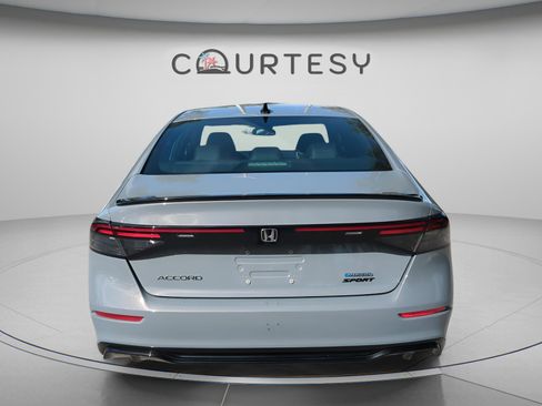 Used 2023 Honda Accord Sport image 6