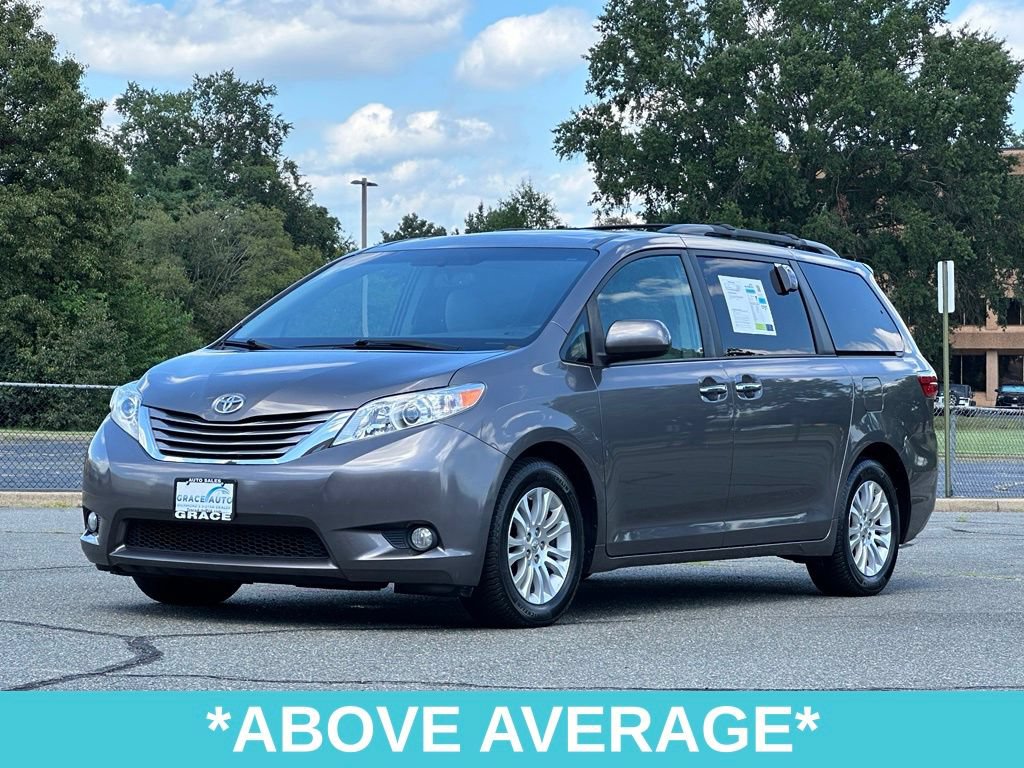 Used 2017 Toyota Sienna XLE FWD image 3