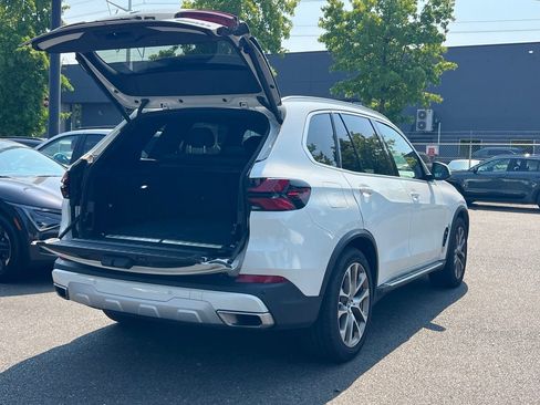 Used 2024 BMW X5 xDrive50e AWD/4WD image 9