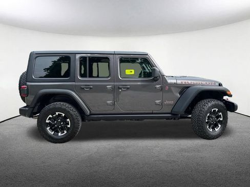 Used 2025 Jeep Wrangler Unlimited Rubicon w/ Convenience Group AWD/4WD image 15