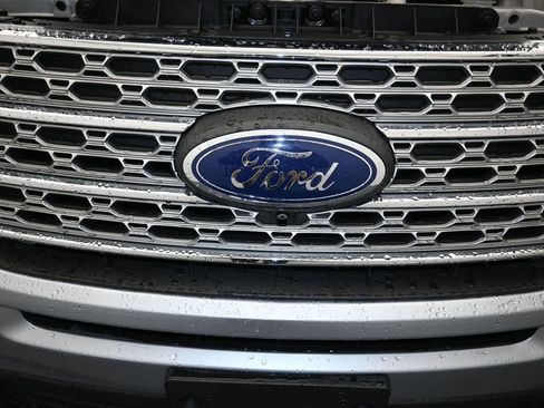 Certified 2022 Ford Explorer Limited w/ Limited Technology Package image 29