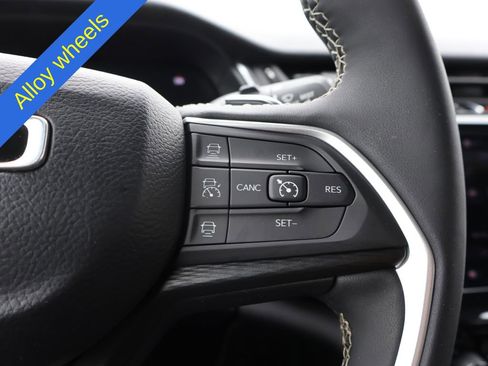 Used 2024 Jeep Grand Cherokee L Laredo AWD/4WD image 30