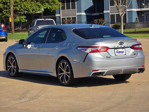 Used 2020 Toyota Camry SE image 6