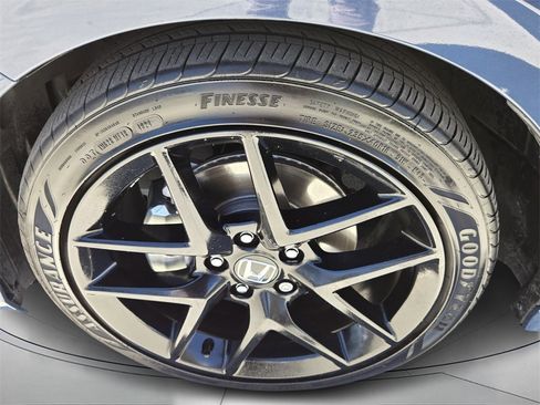 Certified 2025 Honda Civic Sport image 9