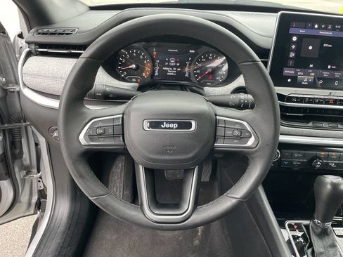 Used 2024 Jeep Compass Latitude AWD/4WD image 16