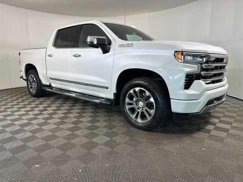 Used 2023 Chevrolet Silverado 1500 High Country w/ Technology Package image 2