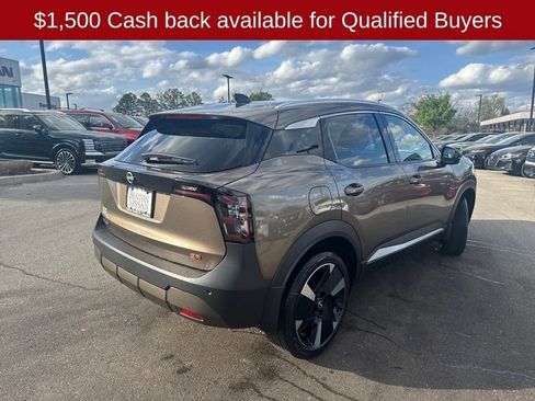 New 2026 Nissan Kicks SR w/ SR Premium Package FWD image 9
