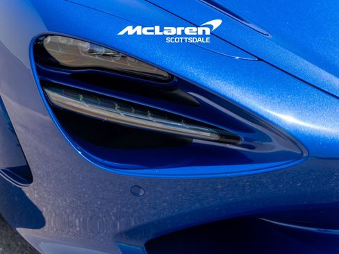 Used 2024 McLaren 750S Spider RWD image 18