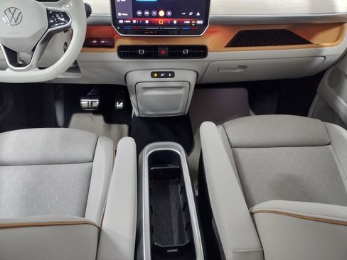 New 2025 Volkswagen ID. Buzz 1st Edition AWD/4WD image 39