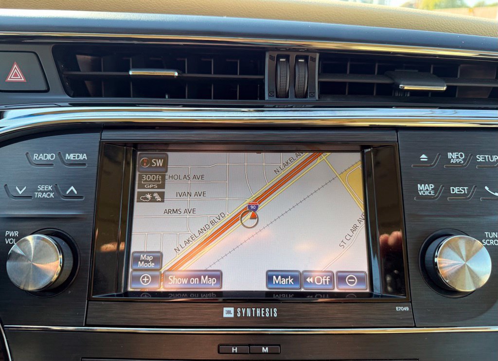 Used 2014 Toyota Avalon Limited FWD image 36