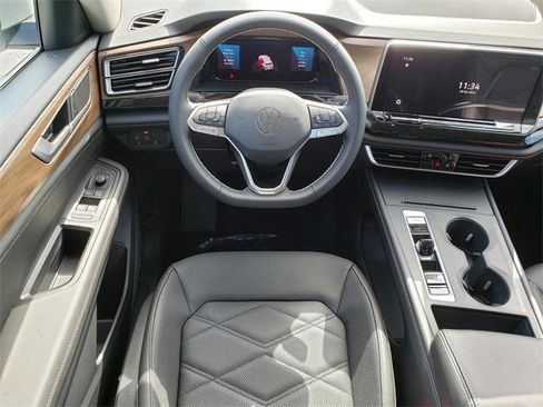 New 2026 Volkswagen Atlas SE image 9