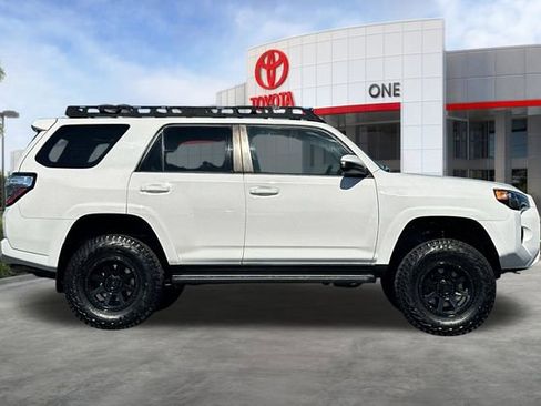 Used 2014 Toyota 4Runner SR5 image 3