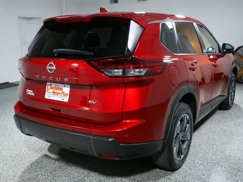 Used 2024 Nissan Rogue SV FWD image 7