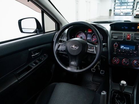 Used 2013 Subaru Crosstrek 2.0i Premium image 10