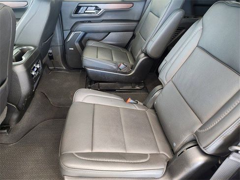Certified 2025 GMC Yukon Denali image 12