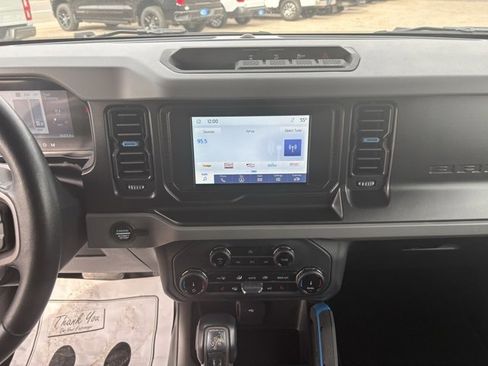 Used 2022 Ford Bronco Black Diamond image 32