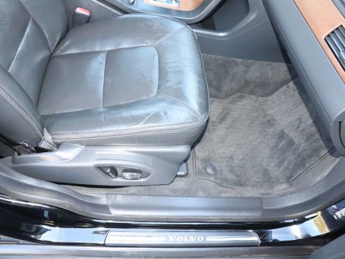 Used 2010 Volvo XC70 3.2 image 39