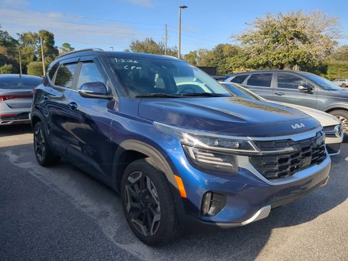 Certified 2024 Kia Seltos SX w/ SX Sunroof Package image 3