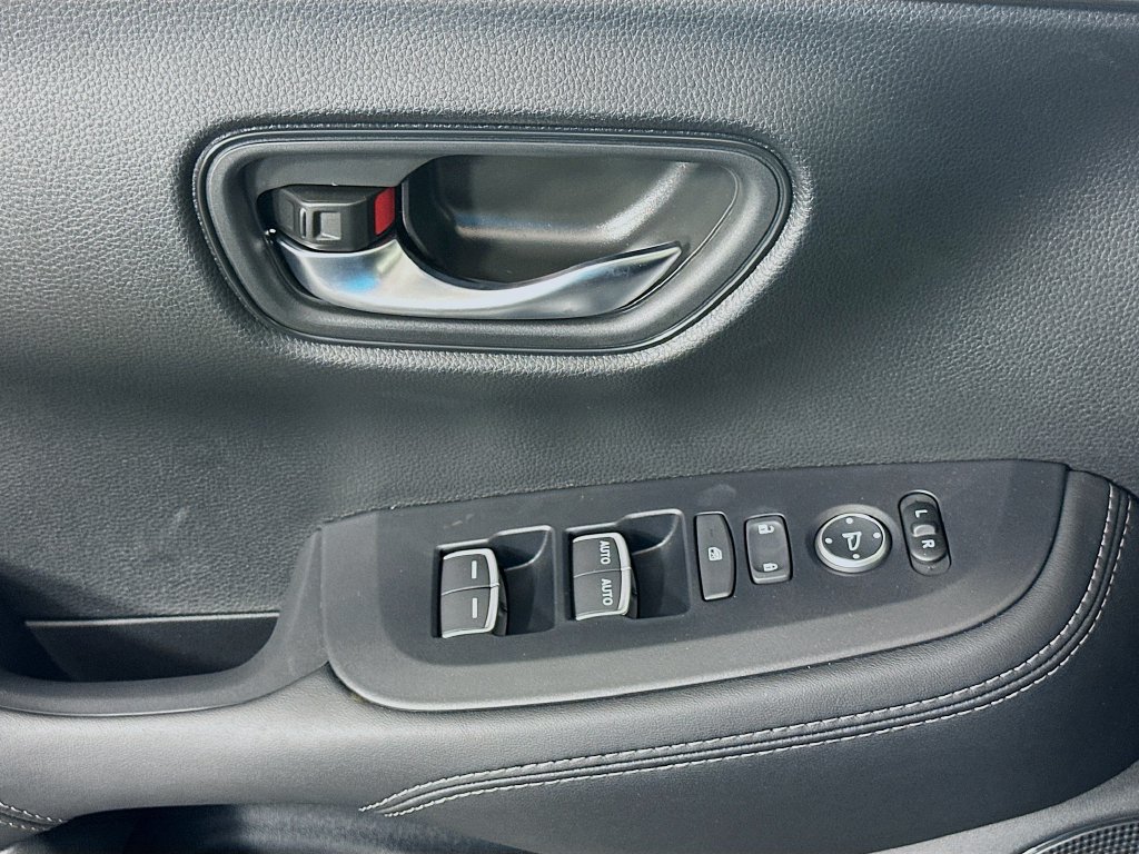 Used 2027 Honda HR-V EX-L image 19